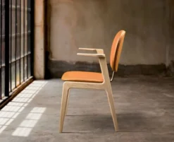 Cliff Karmstol Ljus Ek