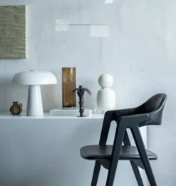 Titan Stol Svart Ek